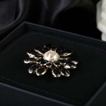 2025年9月26日入荷新品Chanelブローチギフト/誕生日/記念品/アクセサリーxin工場