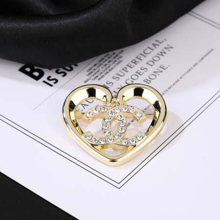 2025年9月26日入荷新品CHANELブローチギフト/誕生...
