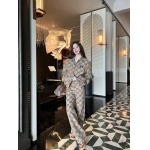 2025年9月27日入荷秋冬新作Valentino ニットカーディガン  ファッション/誕生日プレゼント/贈り物 can工場