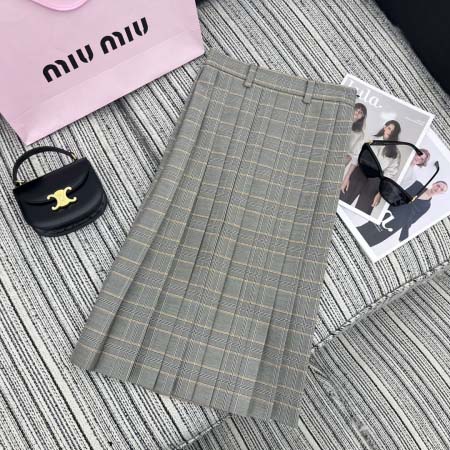 2025年9月27日入荷秋冬新作 miumiuハーフスカート...