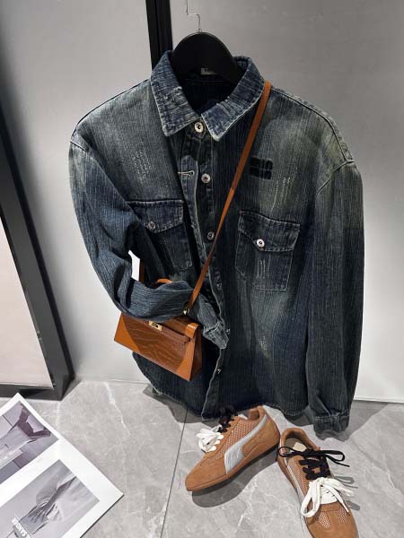 2025年10月1日入荷秋冬新作 miumiuファッション/誕生日プレゼント/贈り物 can工場