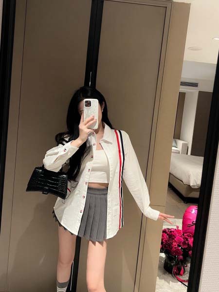 2025年10月1日入荷秋冬新作THOM BROWNE シャツ ファッション/誕生日プレゼント/贈り物 can工場
