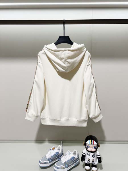 2025年10月9日秋冬入荷新作BURBERRYパーカー高品質安い人気商品/HL工場