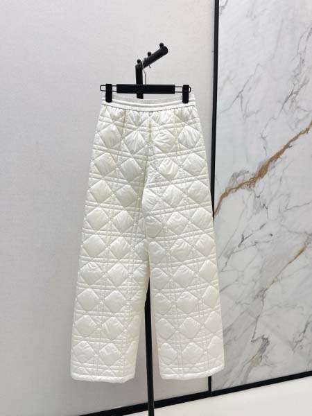 2025年10月13日入荷秋冬新作Dior ファッション/誕生日プレゼント/贈り物 can工場