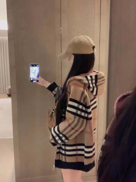 2025年10月13日入荷秋冬新作Burberryニットファッション/誕生日プレゼント/贈り物 can工場