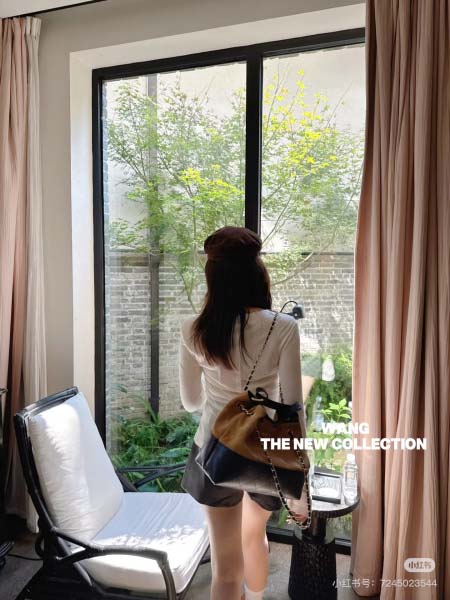 2025年10月14日入荷秋冬新作Miumiuアンダーシャツファッション/誕生日プレゼント/贈り物 can工場