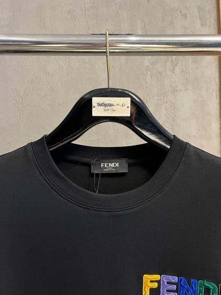 2025年10月14日入荷新作Fendi長袖Tシャツ 高品質超厳選★入手困難/LD工場
