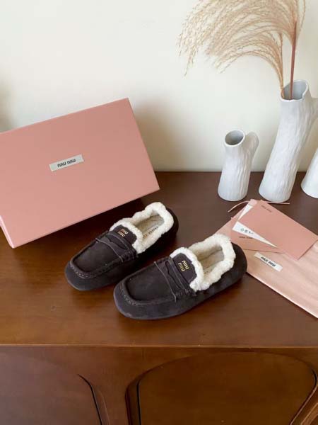 2025年10月22日入荷新作Miumiu女性用35-42靴人気商品★/誕生日プレゼント/高品質/SL工場