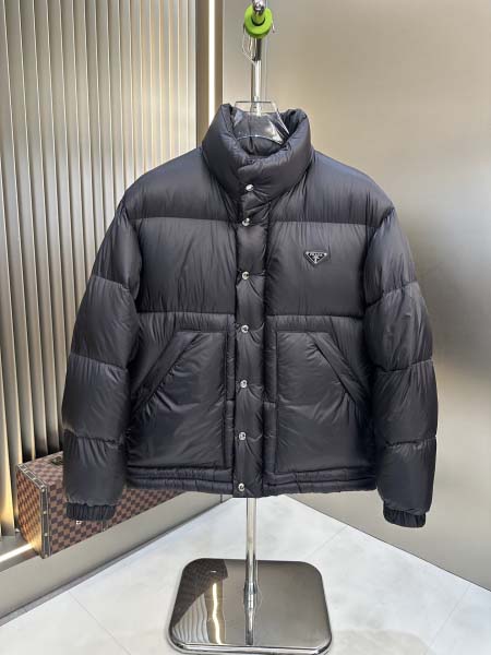2025年10月22日秋冬入荷新作Pradaダウンジャケット高品質 人気商品/DD工場