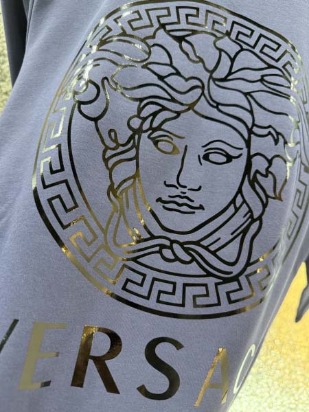 2025年10月26日入荷秋冬新作Versace長袖 Tシャツ高級品/MP工場