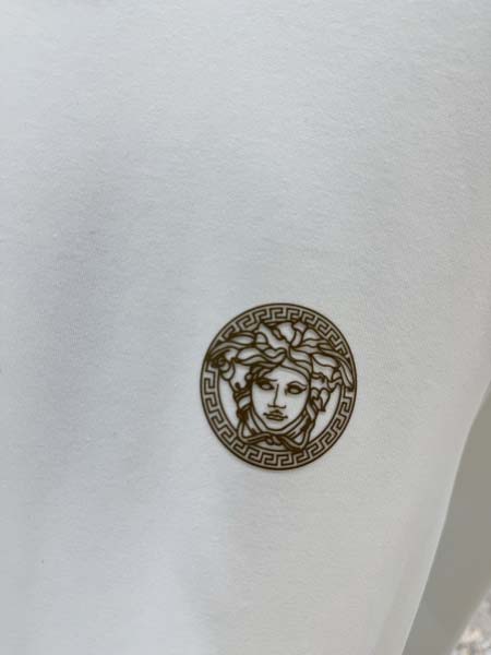 2025年10月26日入荷秋冬新作Versace長袖 Tシャツ高級品/MP工場