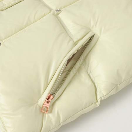 2025年10月30日秋冬新作Moncler女性ダウンベスト高品質人気商品/LDF工場