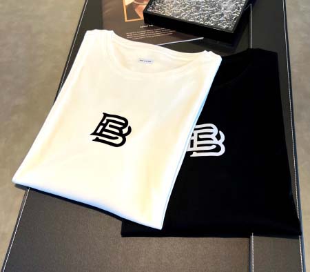 2025年10月10日秋冬入荷新作BALENCIAGA長袖高...