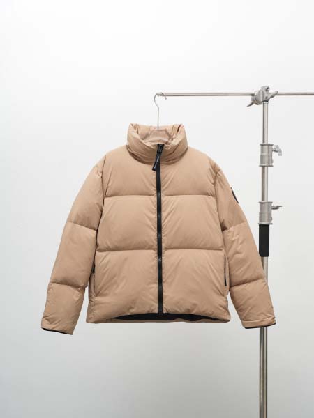 2025年10月12日秋冬入荷新作CANADA GOOSEダ...
