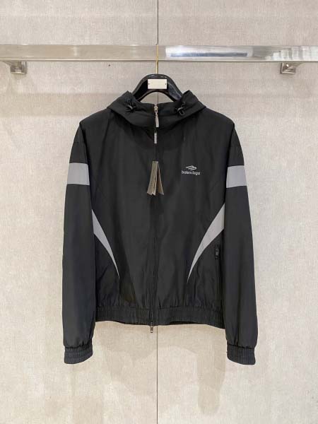 2025年10月21日入荷新作BALENCIAGAジャケット...