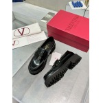2025年10月22日入荷新作VALENTINO女性用35-42靴人気商品★/誕生日プレゼント/高品質/SL工場