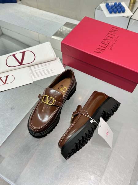 2025年10月22日入荷新作VALENTINO女性用35-...