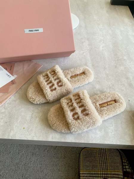 2025年10月22日入荷新作Miumiu女性用35-41靴...