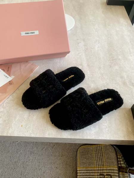 2025年10月22日入荷新作Miumiu女性用35-41靴...