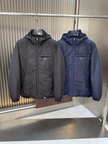 2025年10月22日秋冬入荷新作Prada ダウンジャケッ...