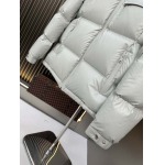 2025年10月22日秋冬入荷新作Pradaダウンジャケット高品質 人気商品/DD工場