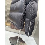 2025年10月22日秋冬入荷新作Pradaダウンジャケット高品質 人気商品/DD工場