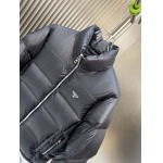 2025年10月22日秋冬入荷新作Pradaダウンジャケット高品質 人気商品/DD工場