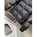 2025年10月22日秋冬入荷新作Pradaダウンジャケット高品質 人気商品/DD工場