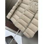 2025年10月23日秋冬入荷新作Pradaダウンジャケット高品質 人気商品/DD工場