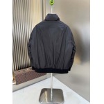 2025年10月23日秋冬入荷新作Pradaダウンジャケット高品質 人気商品/DD工場