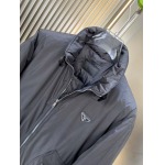 2025年10月23日秋冬入荷新作Pradaダウンジャケット高品質 人気商品/DD工場