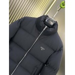 2025年10月23日秋冬入荷新作Pradaダウンジャケット高品質 人気商品/DD工場