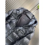 2025年10月23日秋冬入荷新作Pradaダウンジャケット高品質 人気商品/DD工場