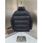 2025年10月23日秋冬入荷新作Pradaダウンジャケット高品質 人気商品/DD工場
