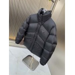 2025年10月23日秋冬入荷新作Pradaダウンジャケット高品質 人気商品/DD工場