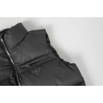 2025年10月30日秋冬新作Pradaダウンベスト高品質人気商品/LDF工場