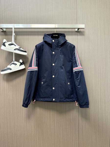 2025年10月30日秋冬新作Thom Browneジャケッ...