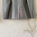 2025年10月30日秋冬新作Thom Browneジャケット高品質人気商品/LDF工場