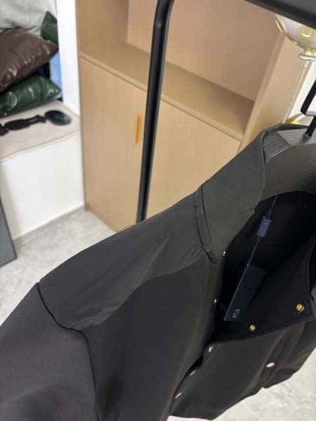2025年11月12日秋冬新作PRADAジャケット人気商品/LDF工場