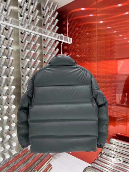 2025年11月14日秋冬新作PRADAダウンジャケット高品質人気商品/QIU工場