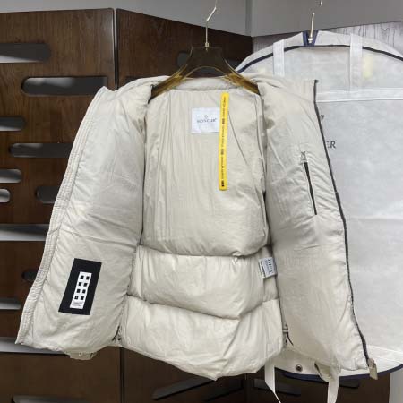 2025年11月14日秋冬新作Monclerダウンジャケット高品質人気商品/QIU工場