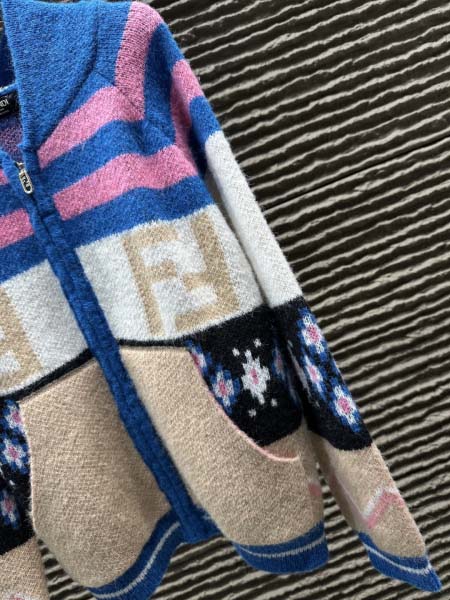 2025年11月18日入荷秋冬新作Fendi カーディガン ファッション/誕生日プレゼント/贈り物 can工場