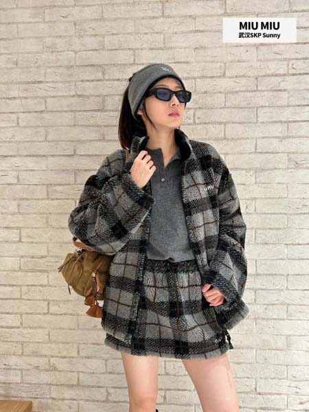 2025年11月18日入荷秋冬新作MiuMiu セット ファッション/誕生日プレゼント/贈り物 can工場