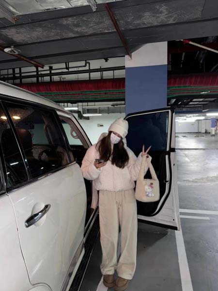 2025年11月18日入荷秋冬新作CHANEL白ラムウールのウールコートの女性の秋冬の短いモデル2025新モデルです