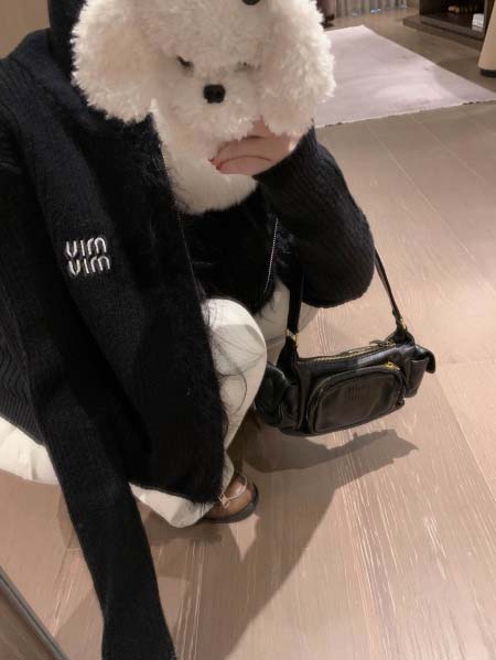 2025年11月18日入荷秋冬新作miumiu ニット/セーターファッション/誕生日プレゼント/贈り物 can工場