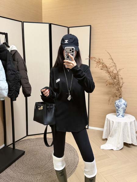 2025年11月20日入荷秋冬新作シャネル Tシャツ ファッション/誕生日プレゼント/贈り物 can工場