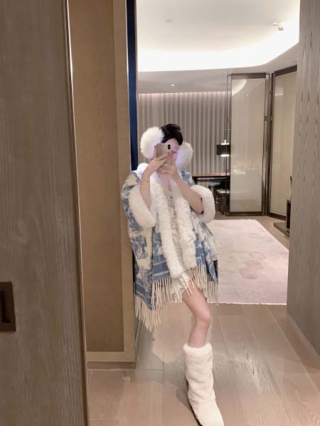 2025年11月21日入荷秋冬新作Diorストール ファッション/誕生日プレゼント/贈り物 can工場