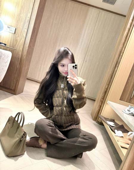 2025年11月22日入荷秋冬新作FENDIダウンジャケットファッション/誕生日プレゼント/贈り物 can工場