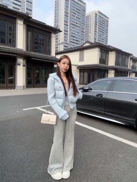 2025年11月22日入荷秋冬新作Monclerダウンジャケットファッション/誕生日プレゼント/贈り物 can工場