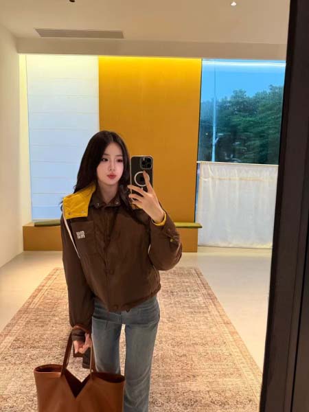 2025年11月23日入荷秋冬新作 miumiuダウンジャケットファッション/誕生日プレゼント/贈り物 can工場